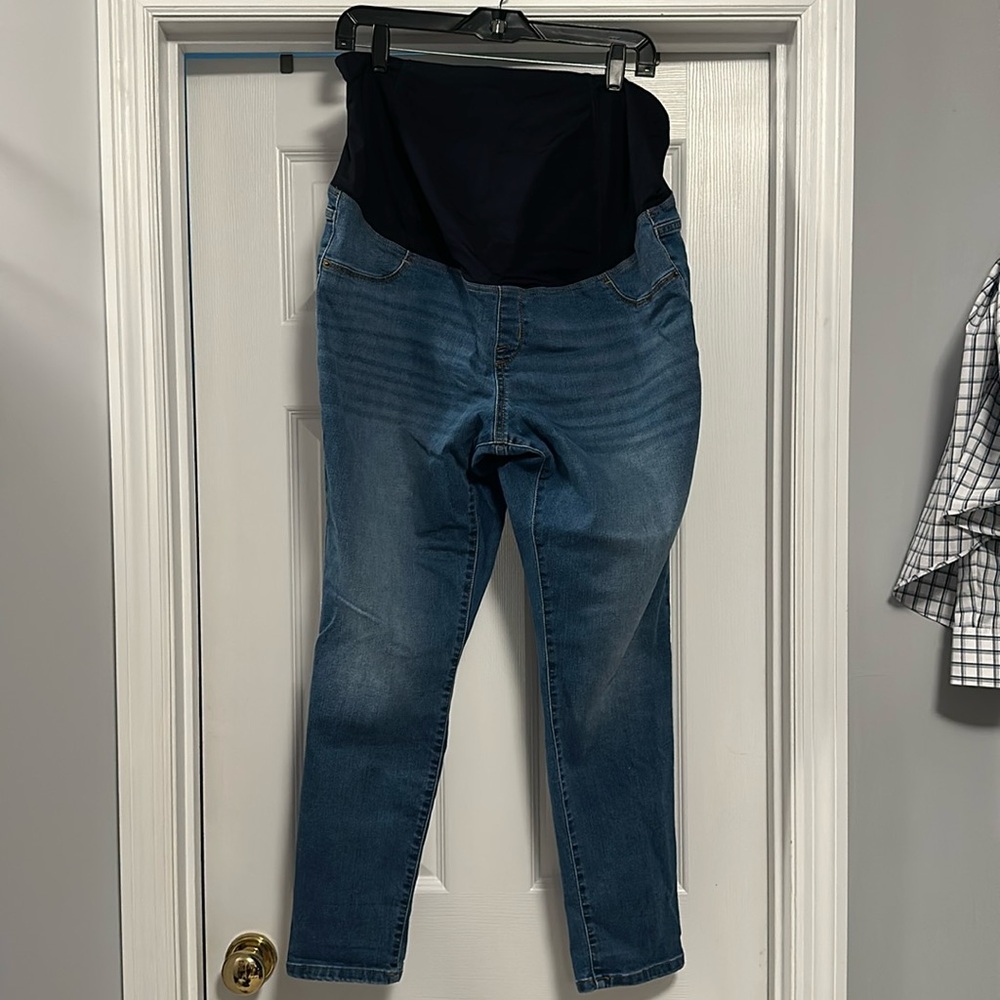 Maternity jeggings, size 14.
